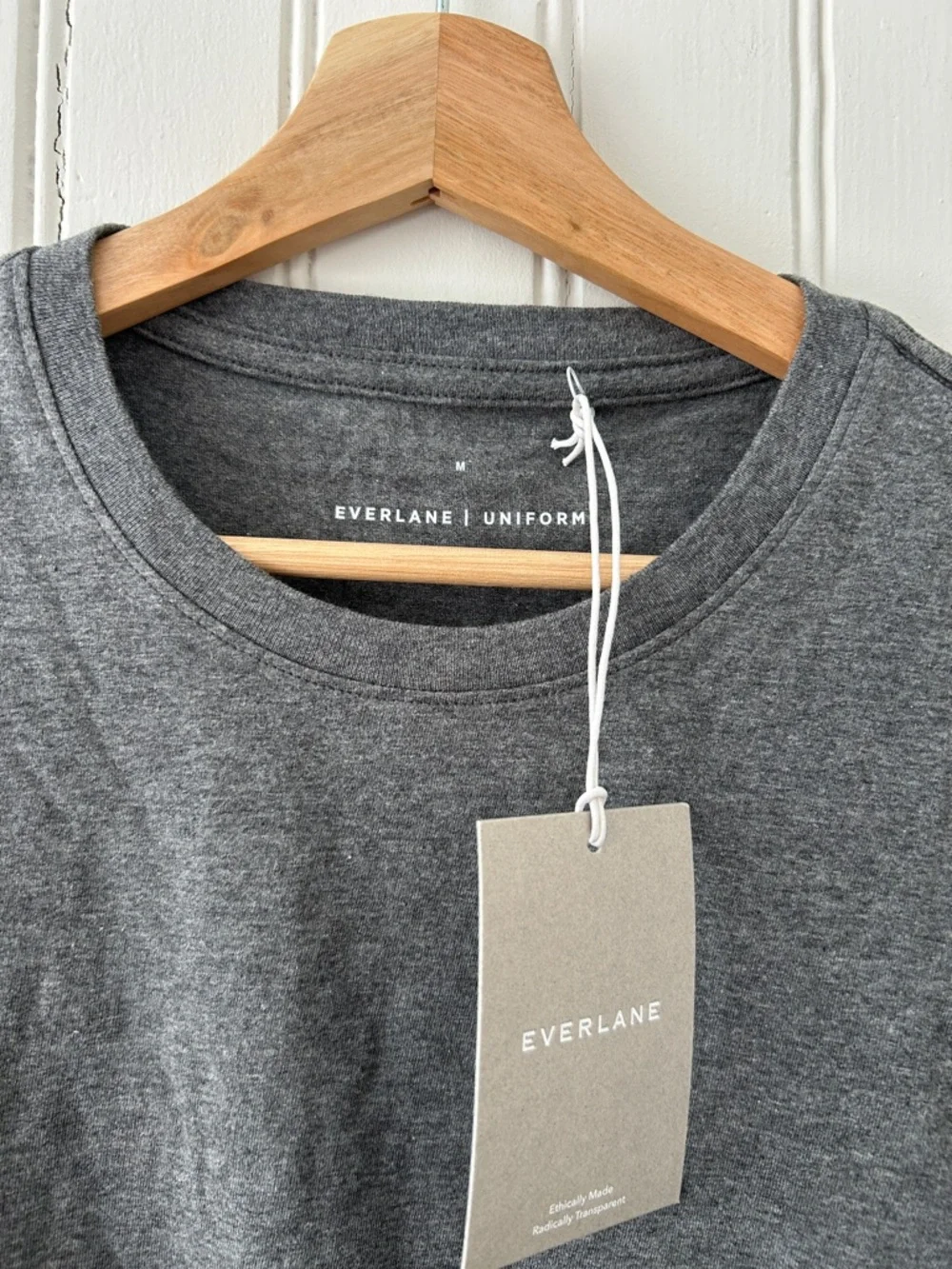 Everlane Men's Crew Neck T-Shirt - Charcoal Gray - Picture 2 of 4